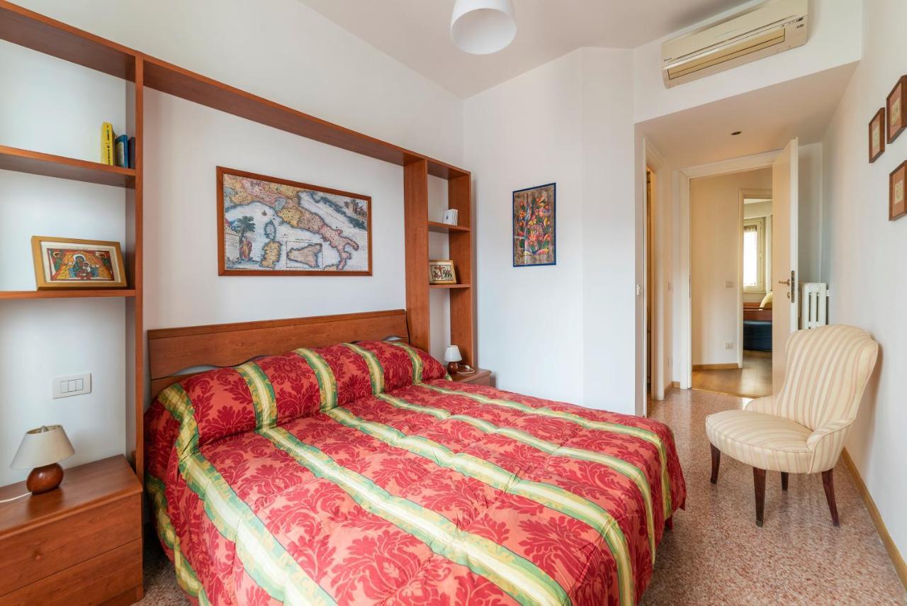 Sunny Apartment Piramide Rome Luaran gambar